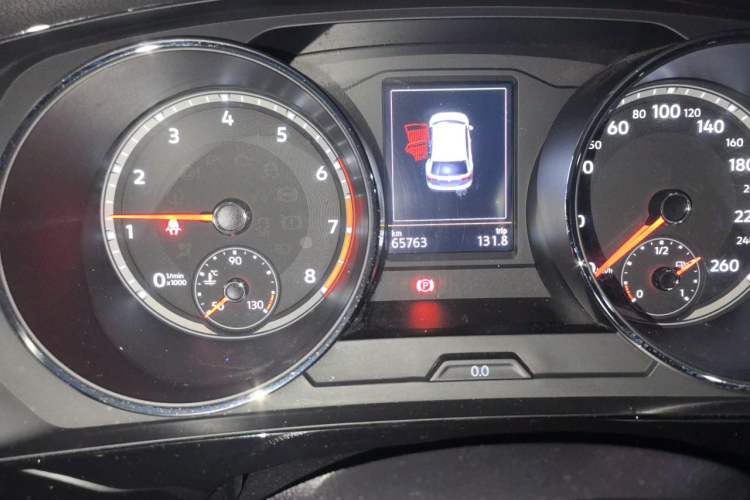 Used Volkswagen Tiguan L 2019 380TSI Automatic All-Wheel Drive Luxury Edition China VI Standard Odometer Close Up