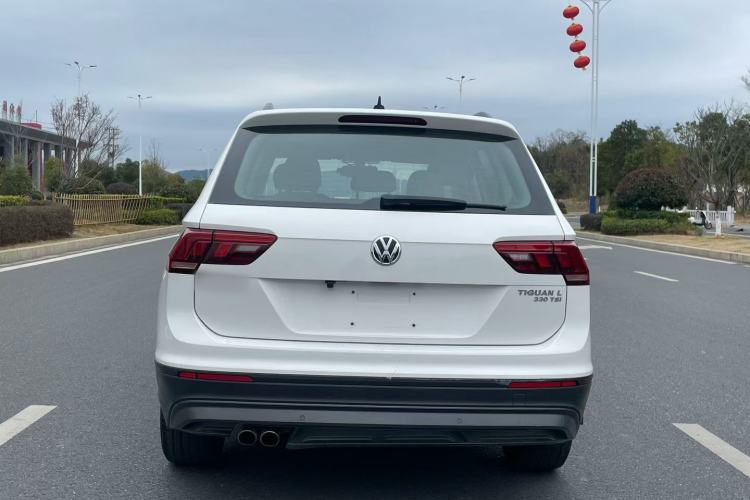 Used Volkswagen Tiguan L 2019 330TSI Automatic Two-Wheel Drive Luxury Edition China V Standard Rear