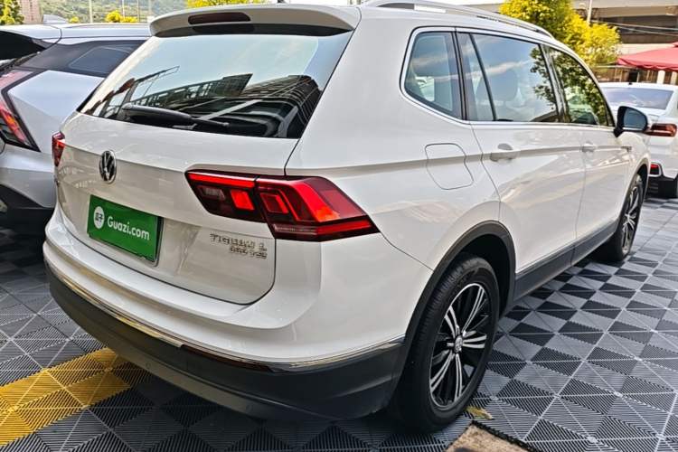 Used Volkswagen Tiguan L 2019 Updated Version 330TSI Automatic Two-Wheel Drive Panoramic Comfort Edition China VI Standard Rear Right 45 Deg