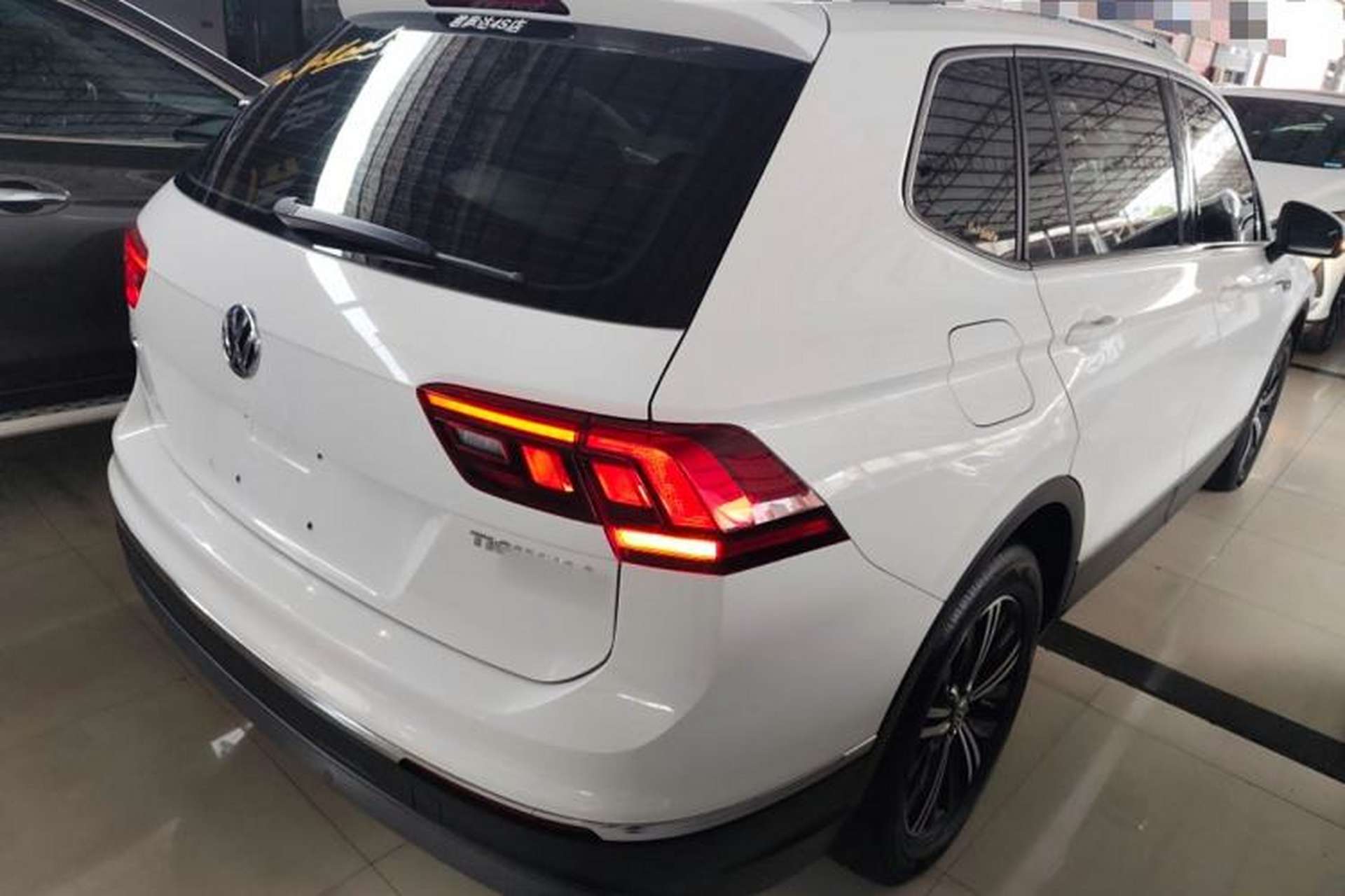 Used Volkswagen Tiguan L 2019 Updated Version 330TSI Automatic Two-Wheel Drive Panoramic Comfort Edition China VI Standard Rear Right 45 Deg