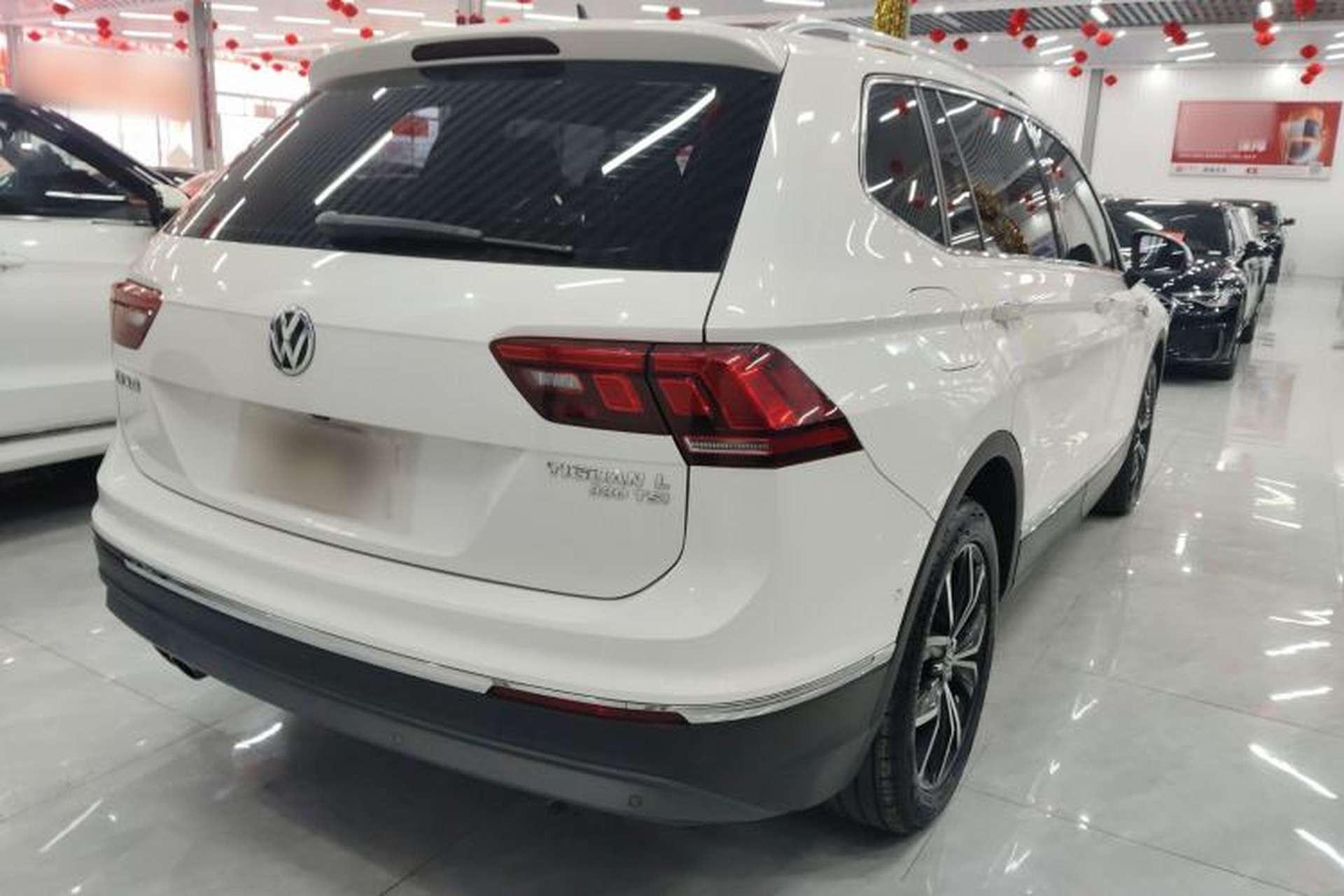 Used Volkswagen Tiguan L 2019 Revised 330TSI Automatic Two-Wheel Drive Smart & Luxury Edition China VI Standard Rear Right 45 Deg