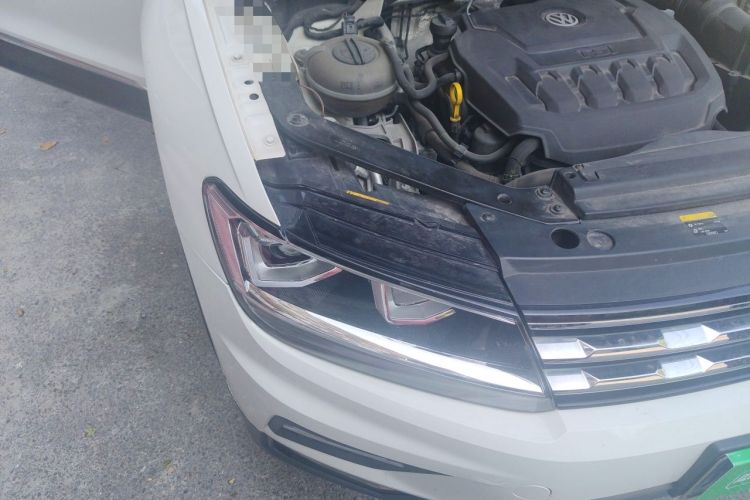 Used Volkswagen Tiguan L 2019 330TSI Automatic Two-Wheel Drive Smart Luxury Version China V Emission Standard Right Front Headlight