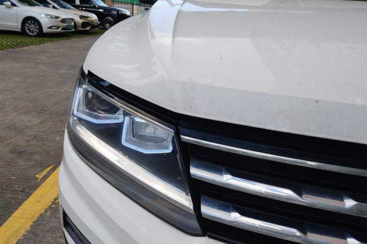 Used Volkswagen Tiguan L 2019 330TSI Automatic Two-Wheel Drive Panoramic Comfort Edition China VI Standard Right Front Headlight