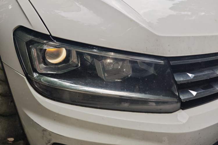 Used Volkswagen Tiguan L 2019 330TSI Automatic Two-Wheel Drive Panoramic Comfort Edition China VI Standard Right Front Headlight