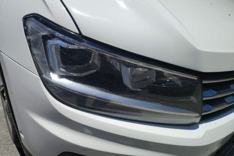 Used Volkswagen Tiguan L 2019 330TSI Automatic Two-Wheel Drive Smart Luxury Version China VI Standard Right Front Headlight