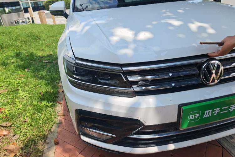 Used Volkswagen Tiguan L 2019 380TSI Automatic All-Wheel Drive R-Line Flagship 7-Seater China VI Standard Right Front Headlight
