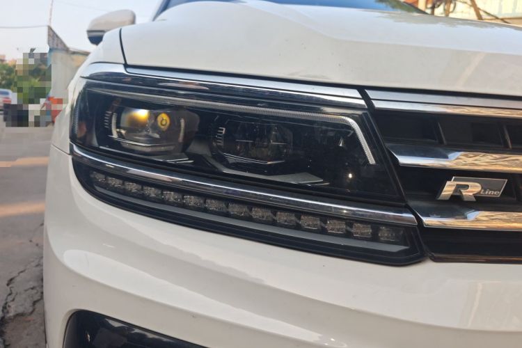 Used Volkswagen Tiguan L 2019 330TSI Automatic Two-Wheel Drive R-Line Flagship Model China VI Standard Right Front Headlight