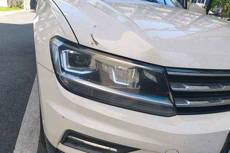 Used Volkswagen Tiguan L 2019 330TSI Automatic Two-Wheel Drive Smart Luxury Version China VI Standard Right Front Headlight