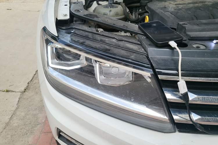 Used Volkswagen Tiguan L 2019 330TSI Automatic Two-Wheel Drive Smart Luxury Version China VI Standard Right Front Headlight