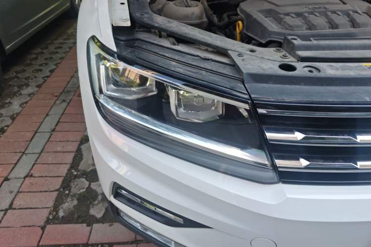 Used Volkswagen Tiguan L 2019 Revised 330TSI Automatic Two-Wheel Drive Smart & Luxury Edition China VI Standard Right Front Headlight