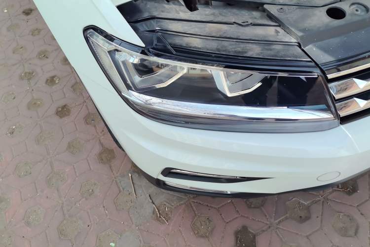 Used Volkswagen Tiguan L 2019 330TSI Automatic Two-Wheel Drive Panoramic Comfort Edition China VI Standard Right Front Headlight