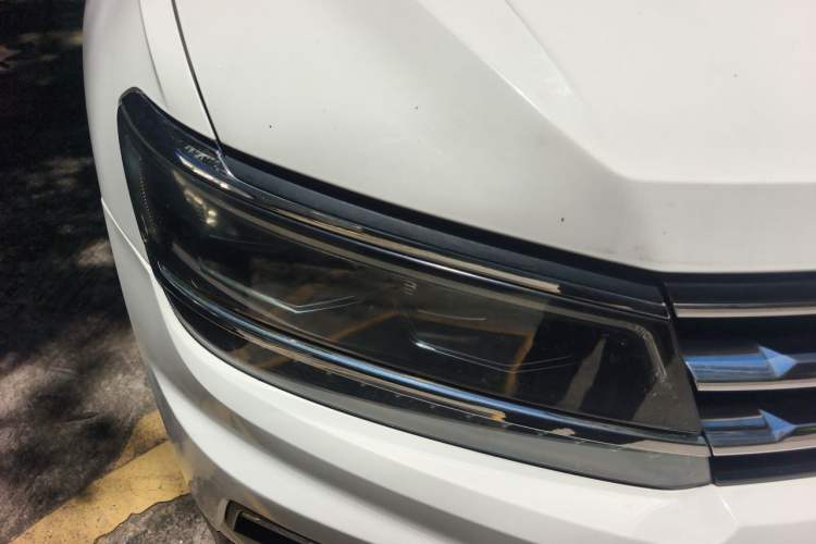 Used Volkswagen Tiguan L 2019 330TSI Automatic Two-Wheel Drive Panoramic Comfort Edition China V Standard Right Front Headlight