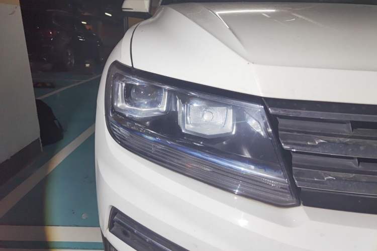 Used Volkswagen Tiguan L 2019 330TSI Automatic Two-Wheel Drive Smart Luxury Version China VI Standard Right Front Headlight
