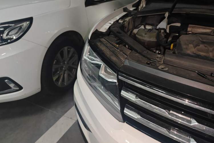 Used Volkswagen Tiguan L 2019 330TSI Automatic Two-Wheel Drive Smart Luxury Version China V Emission Standard Right Front Headlight