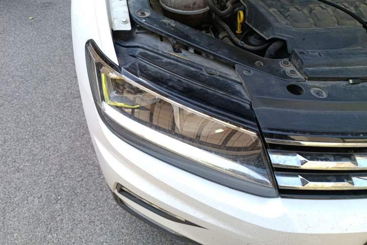 Used Volkswagen Tiguan L 2019 330TSI Automatic Two-Wheel Drive Panoramic Comfort Edition China V Standard Right Front Headlight