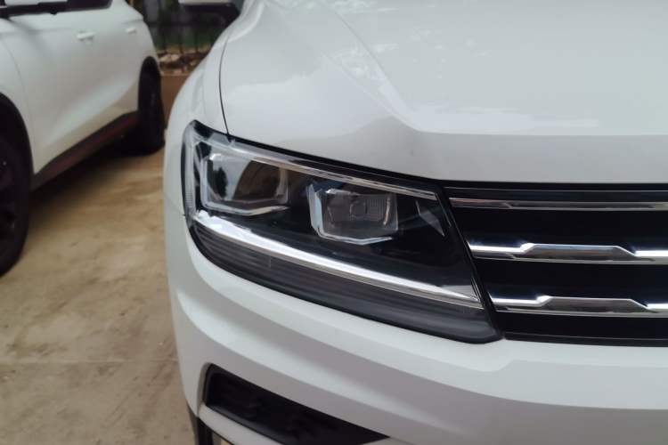 Used Volkswagen Tiguan L 2019 330TSI Automatic Two-Wheel Drive Luxury Edition China VI Standard Right Front Headlight