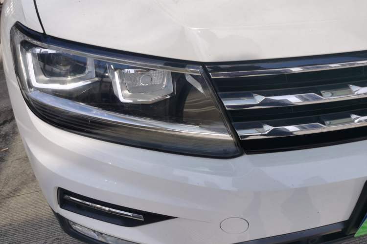 Used Volkswagen Tiguan L 2019 Revised Version 330TSI Automatic Two-Wheel Drive Intelligent Luxury Edition China V Standard Right Front Headlight