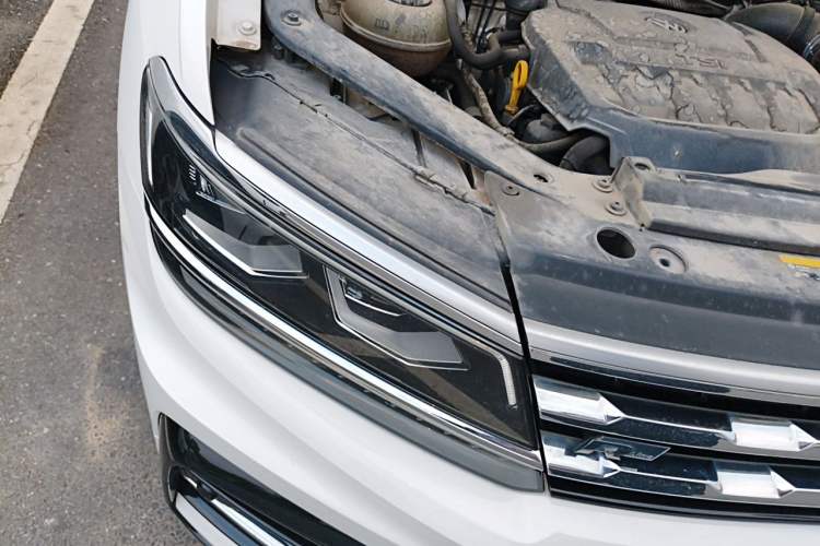 Used Volkswagen Tiguan L 2019 330TSI Automatic Two-Wheel Drive R-Line Flagship Model China VI Standard Right Front Headlight
