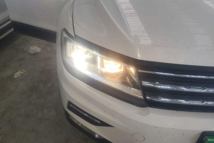 Used Volkswagen Tiguan L 2019 330TSI Automatic Two-Wheel Drive Panoramic Comfort Edition China VI Standard Right Front Headlight
