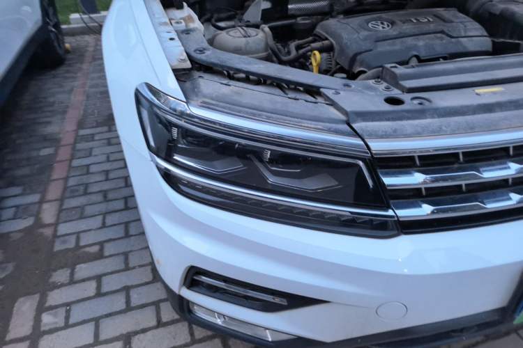 Used Volkswagen Tiguan L 2019 380TSI Automatic All-Wheel Drive Intelligent Luxury Version China V Standard Right Front Headlight
