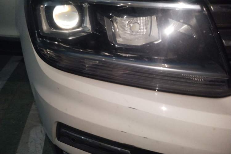 Used Volkswagen Tiguan L 2019 Revised 330TSI Automatic Two-Wheel Drive Smart & Luxury Edition China VI Standard Right Front Headlight
