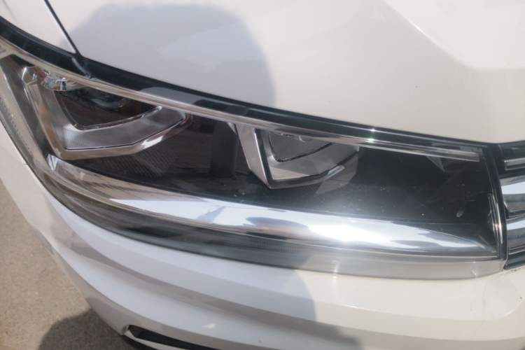 Used Volkswagen Tiguan L 2019 330TSI Automatic Two-Wheel Drive Smart Luxury Version China VI Standard Right Front Headlight