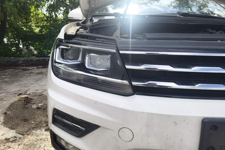 Used Volkswagen Tiguan L 2019 330TSI Automatic Two-Wheel Drive Panoramic Comfort Edition China V Standard Right Front Headlight
