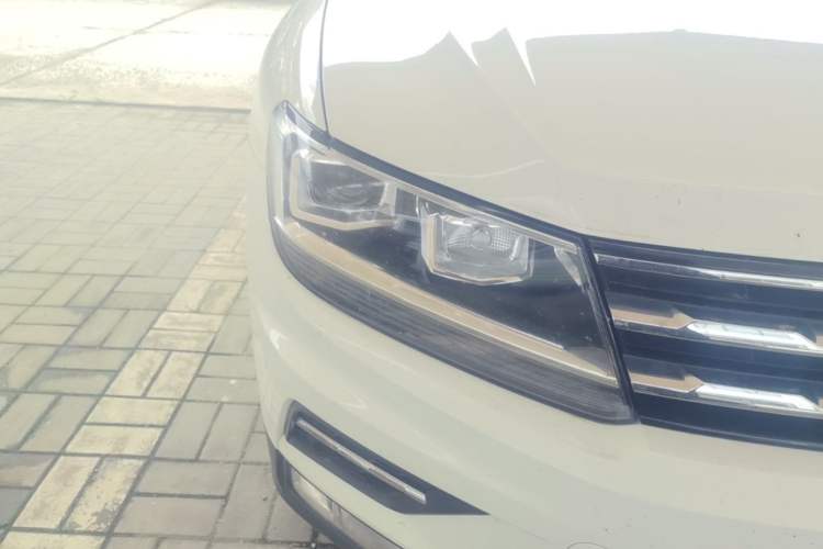 Used Volkswagen Tiguan L 2019 Revised 330TSI Automatic Two-Wheel Drive Smart & Luxury Edition China VI Standard Right Front Headlight