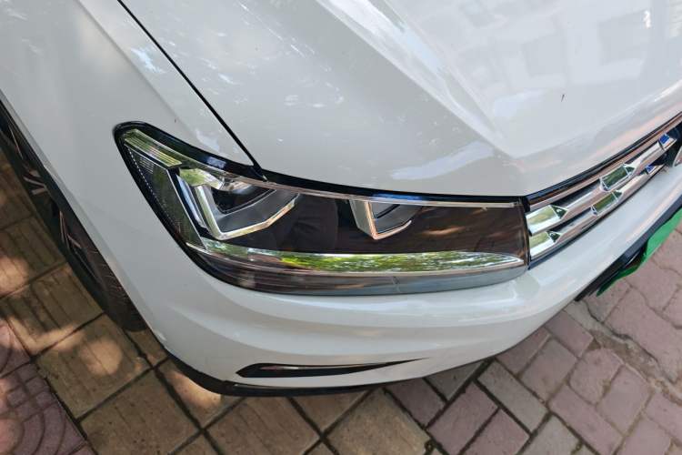 Used Volkswagen Tiguan L 2019 330TSI Automatic Two-Wheel Drive Smart Luxury Version China VI Standard Right Front Headlight