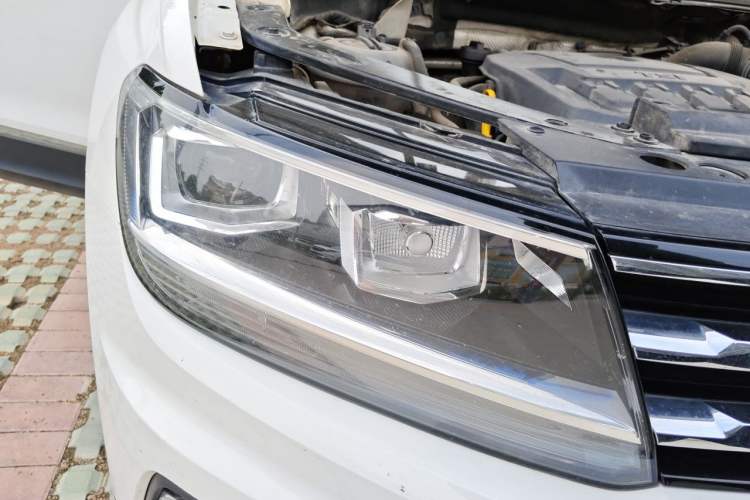 Used Volkswagen Tiguan L 2019 330TSI Automatic Two-Wheel Drive Panoramic Comfort Edition China VI Standard Right Front Headlight