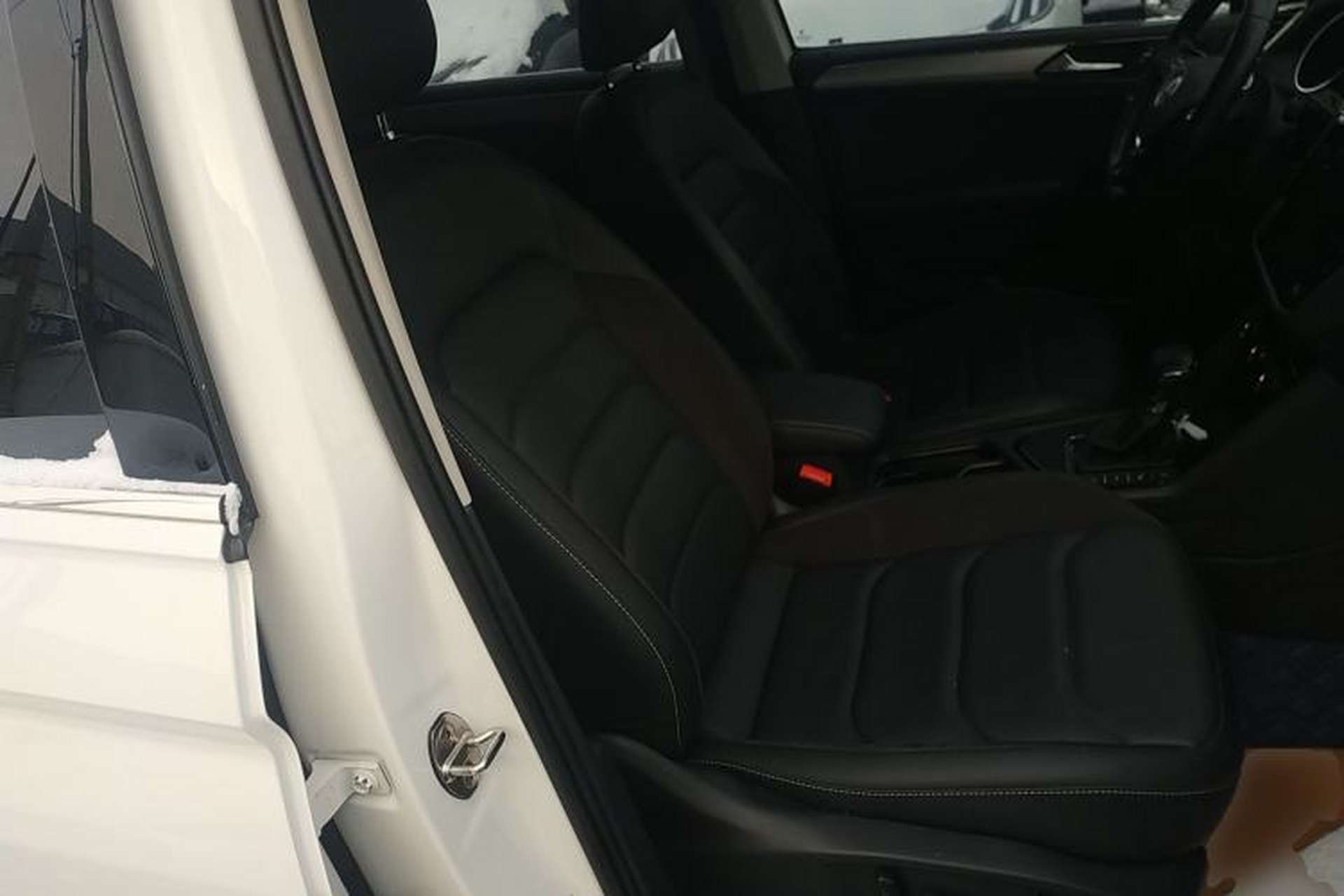 Used Volkswagen Tiguan L 2019 Revised 330TSI Automatic Two-Wheel Drive Smart & Luxury Edition China VI Standard Right Front Seat