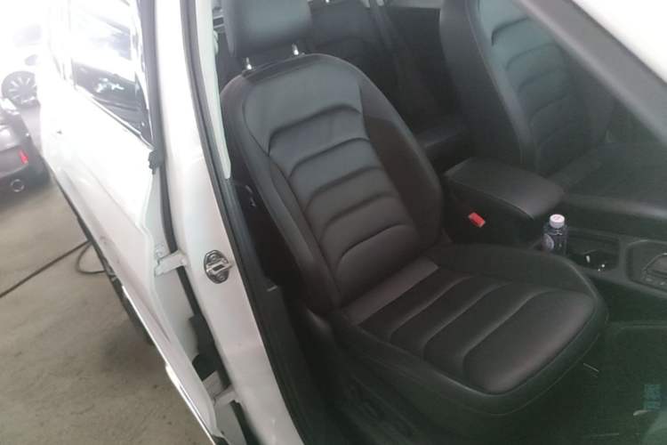 Used Volkswagen Tiguan L 2019 330TSI Automatic Two-Wheel Drive Smart Luxury Version China VI Standard Right Front Seat