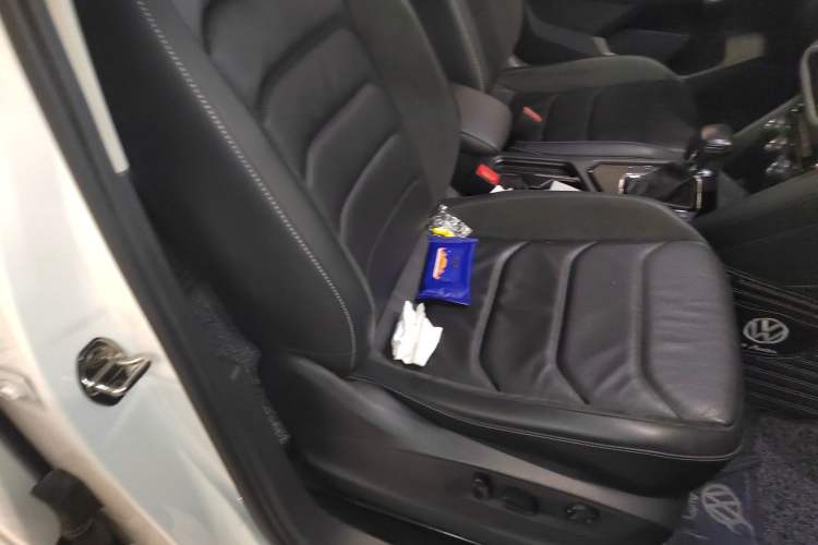 Used Volkswagen Tiguan L 2019 330TSI Automatic Two-Wheel Drive Panoramic Comfort Edition China V Standard Right Front Seat