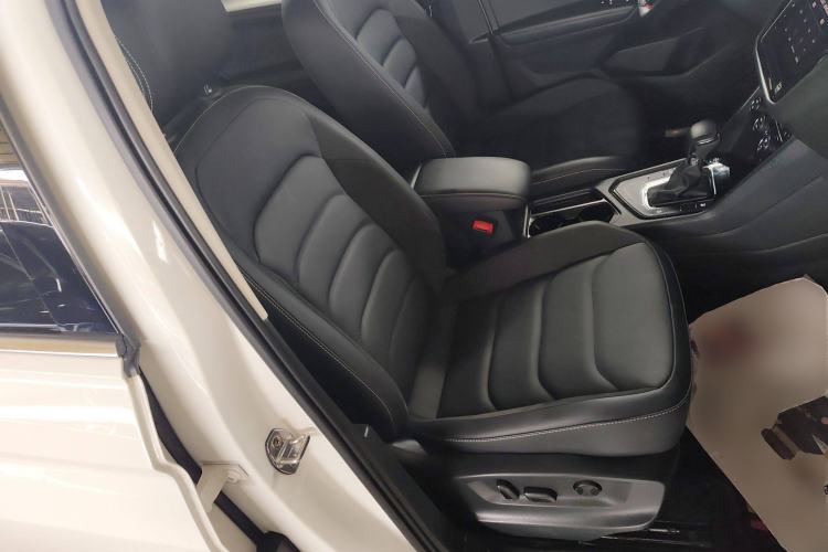 Used Volkswagen Tiguan L 2019 Updated Version 330TSI Automatic Two-Wheel Drive Panoramic Comfort Edition China VI Standard Right Front Seat