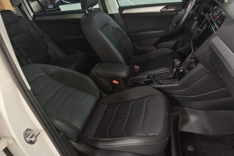 Used Volkswagen Tiguan L 2019 330TSI Automatic Two-Wheel Drive Panoramic Comfort Edition China V Standard Right Front Seat