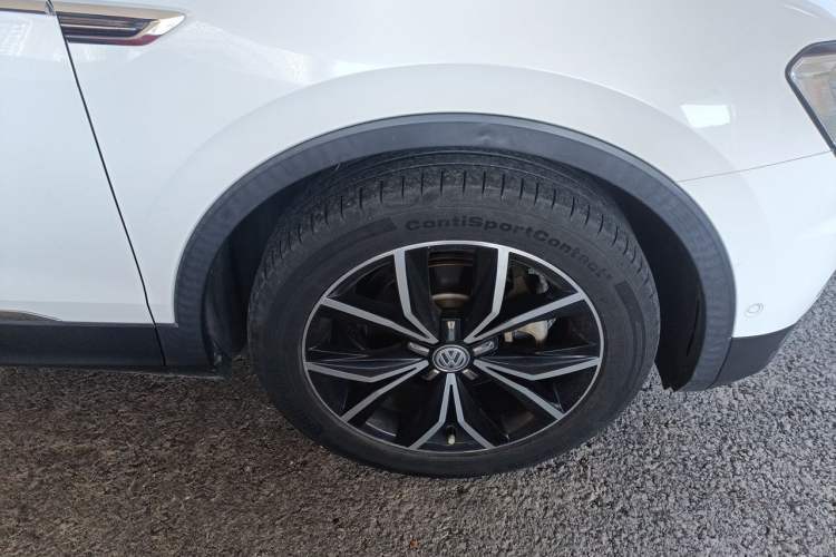 Used Volkswagen Tiguan L 2019 330TSI Automatic Two-Wheel Drive Smart Luxury Version China VI Standard Right Front Wheel Hub