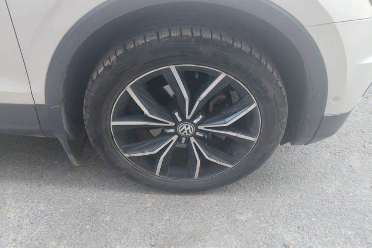 Used Volkswagen Tiguan L 2019 330TSI Automatic Two-Wheel Drive Smart Luxury Version China V Emission Standard Right Front Wheel Hub