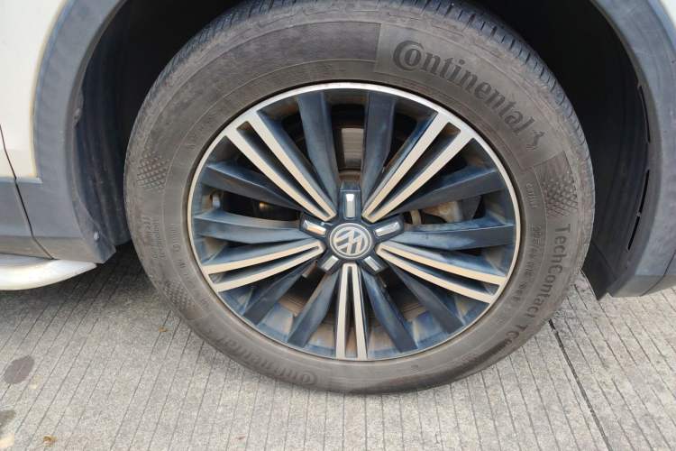 Used Volkswagen Tiguan L 2019 330TSI Automatic Two-Wheel Drive Panoramic Comfort Edition China VI Standard Right Front Wheel Hub