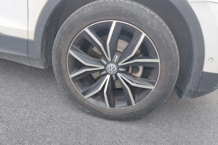 Used Volkswagen Tiguan L 2019 330TSI Automatic Two-Wheel Drive Smart Luxury Version China VI Standard Right Front Wheel Hub