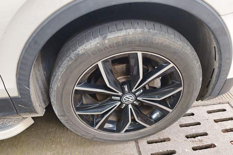 Used Volkswagen Tiguan L 2019 330TSI Automatic Two-Wheel Drive Smart Luxury Version China VI Standard Right Front Wheel Hub