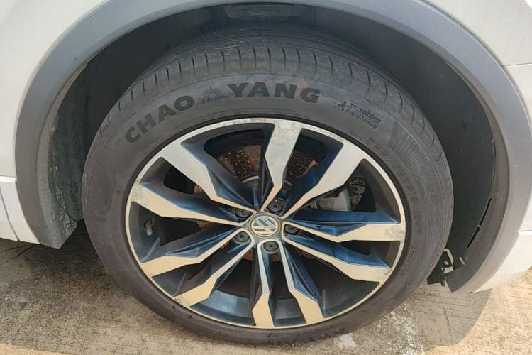 Used Volkswagen Tiguan L 2019 330TSI Automatic Two-Wheel Drive R-Line Flagship Model China VI Standard Right Front Wheel Hub