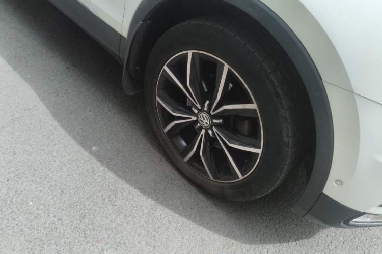Used Volkswagen Tiguan L 2019 330TSI Automatic Two-Wheel Drive Smart Luxury Version China V Emission Standard Right Front Wheel Hub