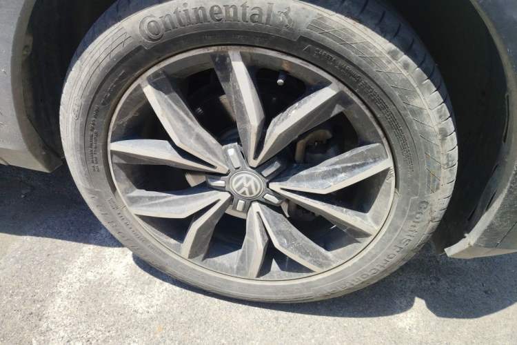 Used Volkswagen Tiguan L 2019 330TSI Automatic Two-Wheel Drive Smart Luxury Version China VI Standard Right Front Wheel Hub