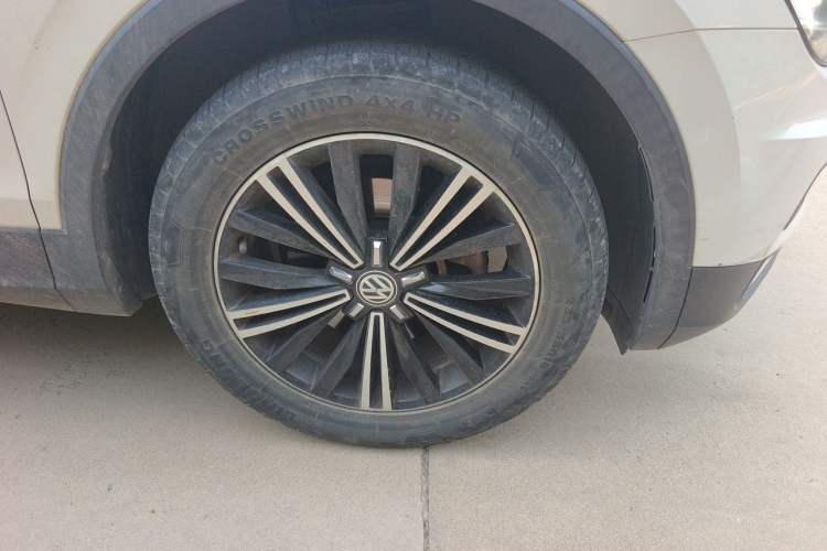 Used Volkswagen Tiguan L 2019 330TSI Automatic Two-Wheel Drive Panoramic Comfort Edition China VI Standard Right Front Wheel Hub