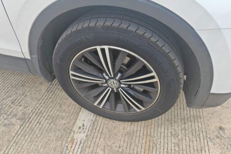 Used Volkswagen Tiguan L 2019 330TSI Automatic Two-Wheel Drive Panoramic Comfort Edition China VI Standard Right Front Wheel Hub