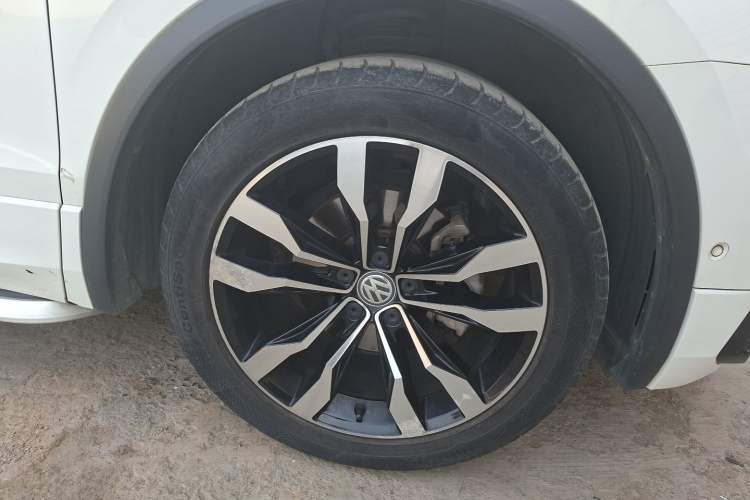 Used Volkswagen Tiguan L 2019 Restyled 330TSI Automatic Two-Wheel Drive R-Line Flagship Version China VI Standard Right Front Wheel Hub
