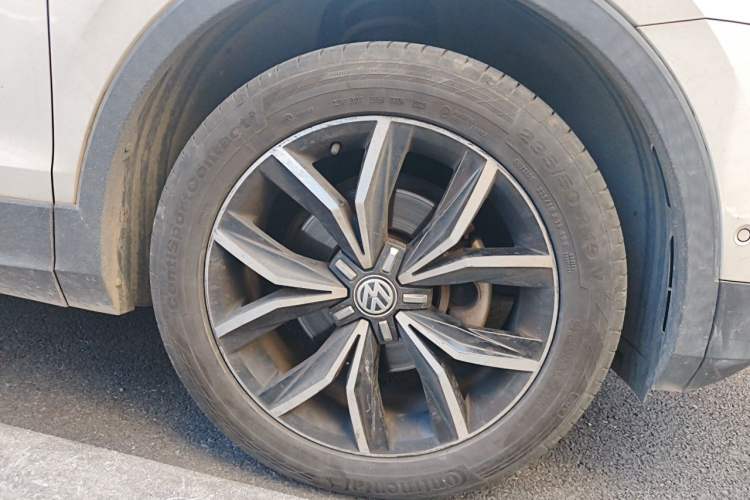 Used Volkswagen Tiguan L 2019 330TSI Automatic Two-Wheel Drive Smart Luxury Version China VI Standard Right Front Wheel Hub