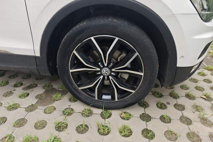 Used Volkswagen Tiguan L 2019 Revised 330TSI Automatic Two-Wheel Drive Smart & Luxury Edition China VI Standard Right Front Wheel Hub