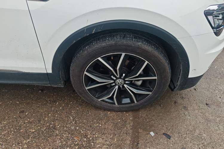 Used Volkswagen Tiguan L 2019 380TSI Automatic All-Wheel Drive Luxury Edition with 7 Seats China VI Standard Right Front Wheel Hub