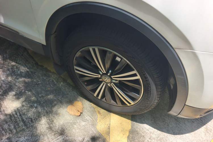 Used Volkswagen Tiguan L 2019 330TSI Automatic Two-Wheel Drive Panoramic Comfort Edition China V Standard Right Front Wheel Hub